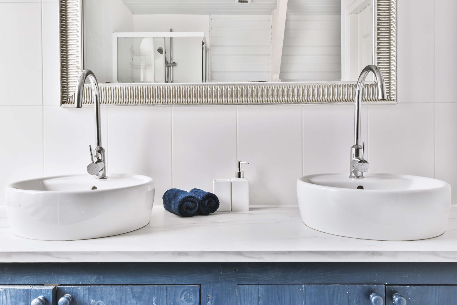 faucet-bathroom-home