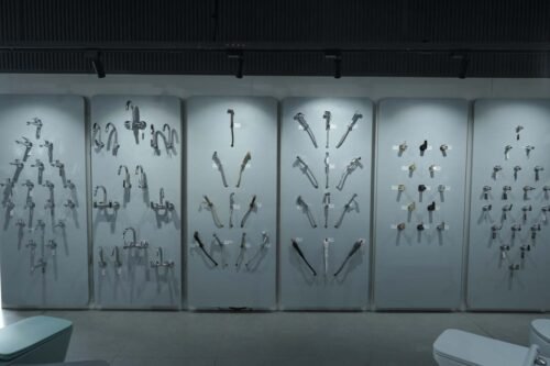 contemporary-faucet-designs-showroom